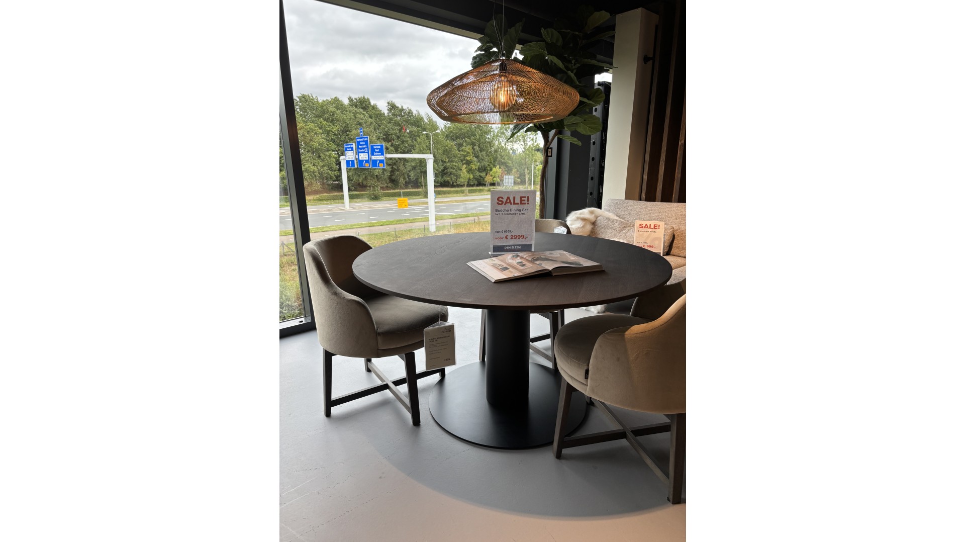 Buddha Dining Set